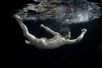 underwater fashion and dance photographer, underwater photographer in united states Cincinnati, Ohio
underwater fashion and commercial photography
