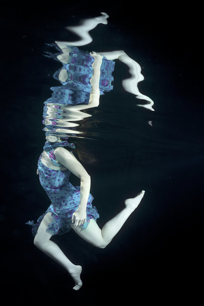 Underwater fashion commercial and fine art photographer based in Cincinnati, Ohio underwater photography