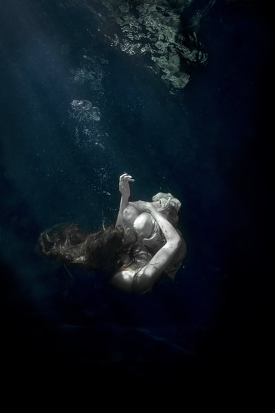 underwater fashion and dance photographer, underwater photographer in united states Cincinnati, Ohio
underwater fashion and commercial photography