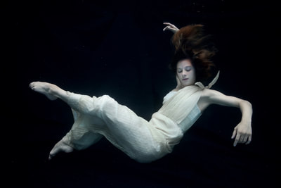 underwater Ballet fashion and dance photographer, underwater photographer in united states Cincinnati, Ohio
underwater fashion and commercial photography
